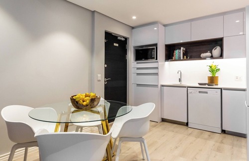 Flora Park Appartement | Stunning Apartment with City Views
