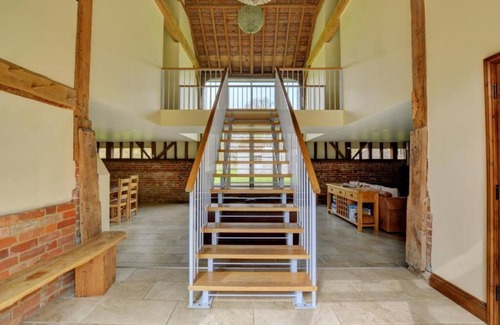 Sutton Maison | Stunning barn conversion sleeping 10 - Pet friendly!