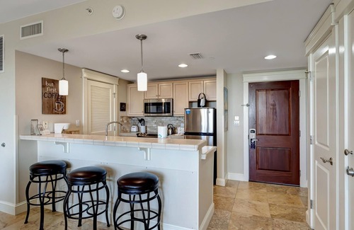 Villa Lago Copropriété | Stunning Bay Views on the 6th Floor: Two bedroom with Fully Equipped Kitchen, Sleeper Sofa at Sandestin Golf and Beach Resort!