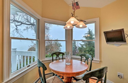 Atlantic Highlands Maison | Stunning Bayfront Sandy Hook Retreat Views and Yard