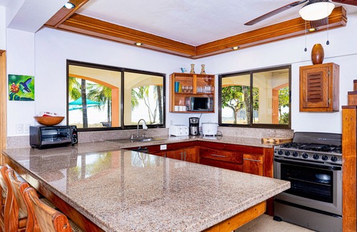 Playa Grande Villa | Villa Olivia: Spectaculaire Oceanfront Beach House Villa!
