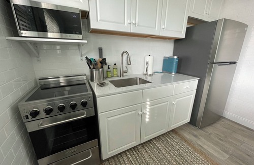 St. Pete Beach Copropriété | Stunning Beach Condo w/Coastal Flair ~Beachside/Poolside-1BR/Ground Floor