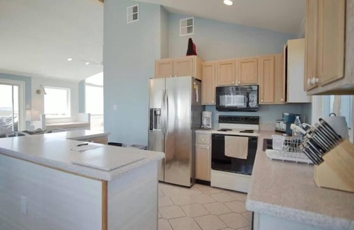 Dennisville Copropriété | Stunning Beach Views, Steps Away from the Beach