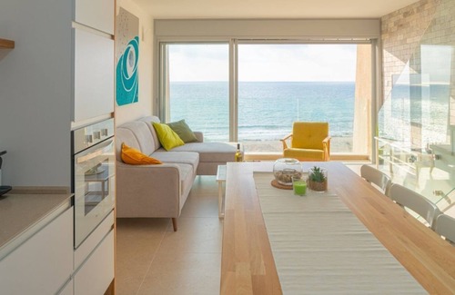 Nahariya Appartement | Stunning Beachfront Apartment With Epic Sea Views