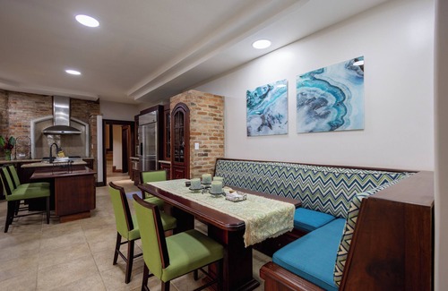 Tarcoles Maison | Stunning Beauty & Luxury, surrounded by Nature. Pool, Jacuzzi & Trails!