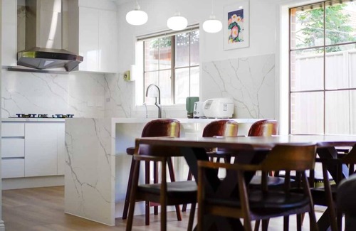 Bentleigh East Maison | Stunning Bentleigh East 2BR Sun-Filled Home