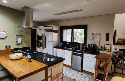 Imbituba Maison | Stunning house on the edge of the lake.