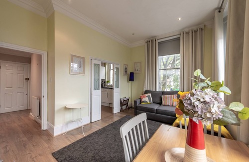 Cantelowes Appartement | Spacieux 1 lit Apt. à Camden Town: WIFI central, propre et gratuit (4-5 personnes)