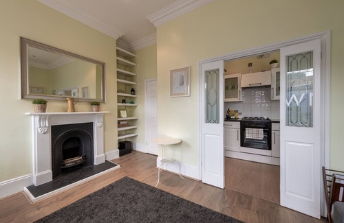Cantelowes Appartement | Spacieux 1 lit Apt. à Camden Town: WIFI central, propre et gratuit (4-5 personnes)