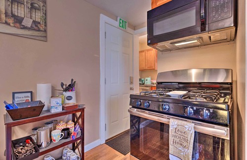 Brockton Appartement | Stunning Brockton Apt < 4 Mi to Westgate Mall!