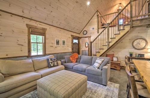Rising Fawn Maison | Stunning Cabin Getaway with Private Hot Tub!