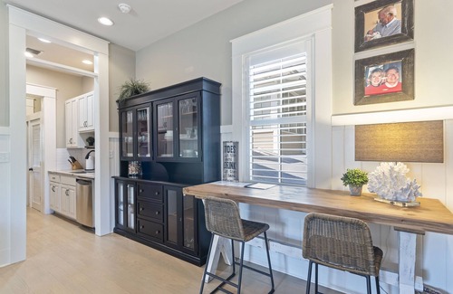 Watercolor Maison | Stunning Carriage House in Watercolor | 4 Pass Golf Cart | 2 Bicycles Included!