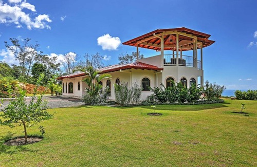 Ciudad Cortes Maison | Stunning Casa de la Roca House with Infinity Pool!