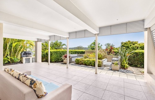 Holland Park West Maison | Stunning CityView 5BR w/Balcony near Malls/Uni/CBD