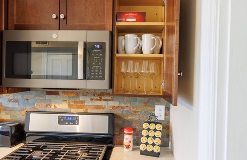 South Side Flats Appartement | Stunning City View! Sleeps 10. Kids Game Room and Large Rooftop.