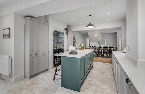 Cromer Maison | Stunning coastal 6/bed house w/parking & garden