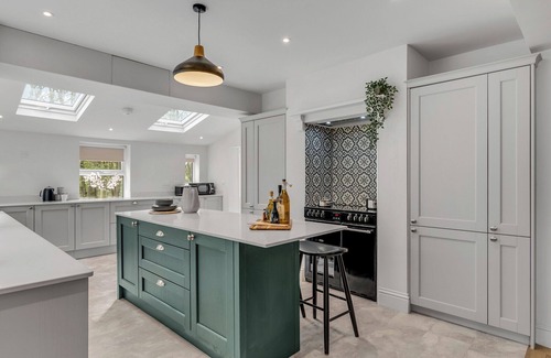 Cromer Maison | Stunning coastal 6/bed house w/parking & garden