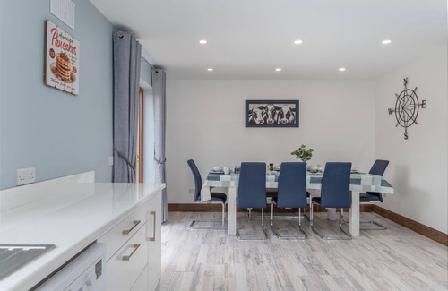 Dingle Maison | Stunning Coastal property located in Dingle Town on the Wild Atlantic Way.