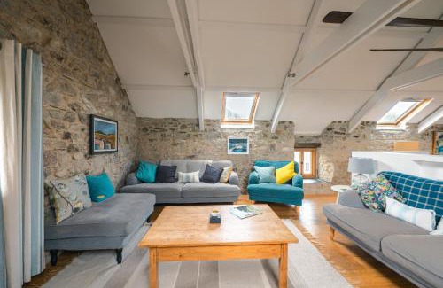 St Davids Appartement | Stunning Converted Granary in Heart of St Davids