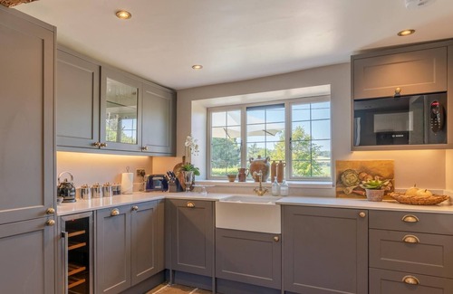 Snowshill Village Maison | Stunning Cotswold Cottage in Snowshill, Broughwood