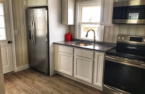 Hampton Cottage | Récemment rénové pour 2019: Harborview Hampton Cottage! "Up The Beach"!