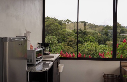 El Fosforo Cabine | Stunning Volcano & Lake View Oasis with Scenic Tub