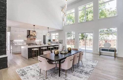 Preston Hollow Villa | STUNNING DALLAS MANSION 🔹 7-Bedrooms 6-Bathrooms 🔹 Luxury Travel at its Best!