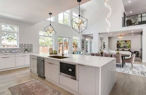 Preston Hollow Villa | STUNNING DALLAS MANSION 🔹 7-Bedrooms 6-Bathrooms 🔹 Luxury Travel at its Best!
