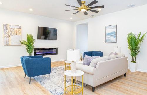 Denver Heights Maison | Stunning Elegance 4BR2.5 BA Near Vibrant Downtown