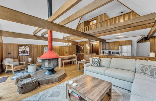 Ellicottville Maison | Stunning Ellicottville Hilltop Ski Chalet