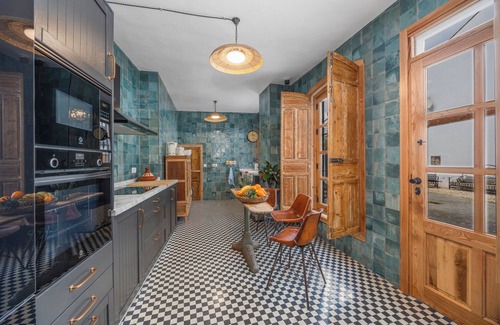 Higuera de la Sierra Maison | Stunning 6 Bedroom Neo-Classical Mansion House with Heated Plunge Pool