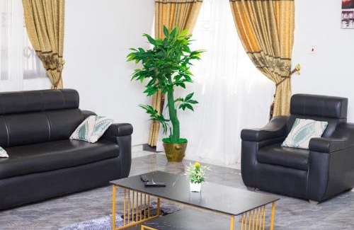 Kumasi Appartement | Stunning Executive 2 Bedroom Apartment with KING SIZE BED