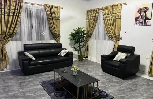 Kumasi Appartement | Stunning Executive 2 Bedroom Apartment with KING SIZE BED