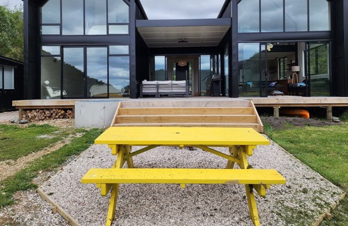 Duncan Bay Maison | Stunning executive holiday home in tranquil Duncan bay