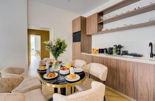 Quartier de la Porte-Saint-Denis Appartement | Stunning Family Flat - Grands Boulevards - with AC