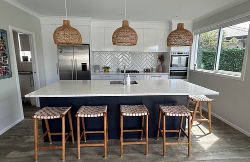 Papamoa Beach Maison | Stunning Family Home with Pool, Spa & Walk to Beach in Papamoa