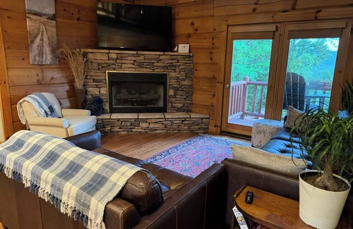 Tazewell Copropriété | Stunning Family Retreat overlooking Golf Course