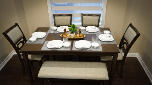 County of Brant Maison | Stunning fully furnished detached house 4 Bed Retreat, with complete privacy and comfort, WiFi & Full Kitchen