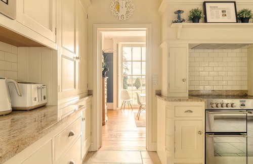 Hopton Maison | Stunning Georgian Home in heart of The Norfolk Broads Sleeps 10.