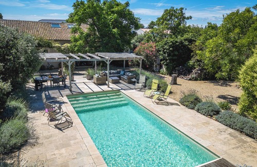 Neffies Appartement | Stunning Gite with Private Pool and Large Garden