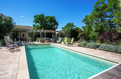Neffies Appartement | Stunning Gite with Private Pool and Large Garden
