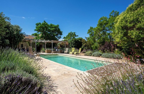 Neffies Appartement | Stunning Gite with Private Pool and Large Garden