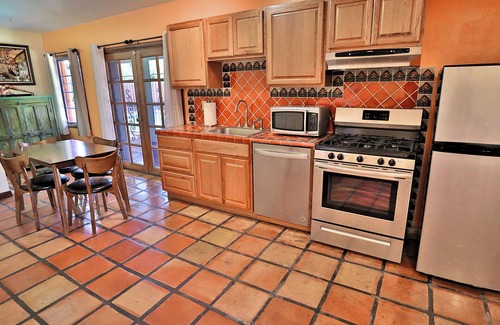 Miramonte Maison | Stunning Haceinda Style in the Heart of Tucson with Pool and Guest House