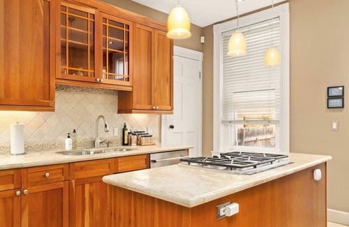 Uptown Maison | Stunning Historic Home | DT Location! | Sleeps 10