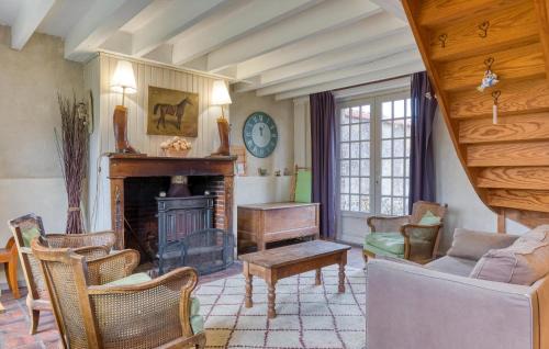 Les Baux-de-Breteuil Maison | Stunning Home In Les Baux De Breteuil