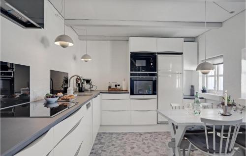 Skiveren Maison | Stunning Home In Ålbæk With Wifi