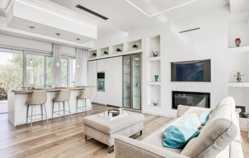 Catenanuova Maison | Stunning Home In Catenanuova