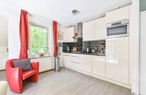 Exloo Maison | Stunning home in Exloo with WiFi