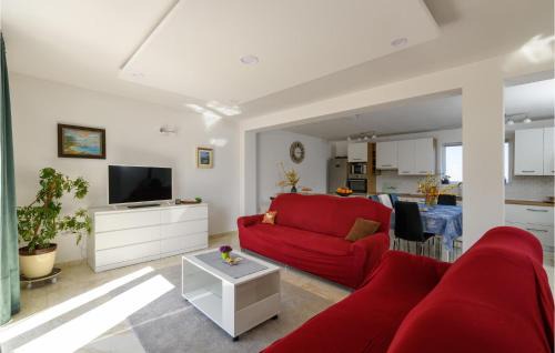 Debeljuhi Maison | Stunning Home In Fradelani With Wifi