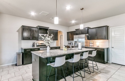Broken Arrow Maison | Stunning home in great neighborhood